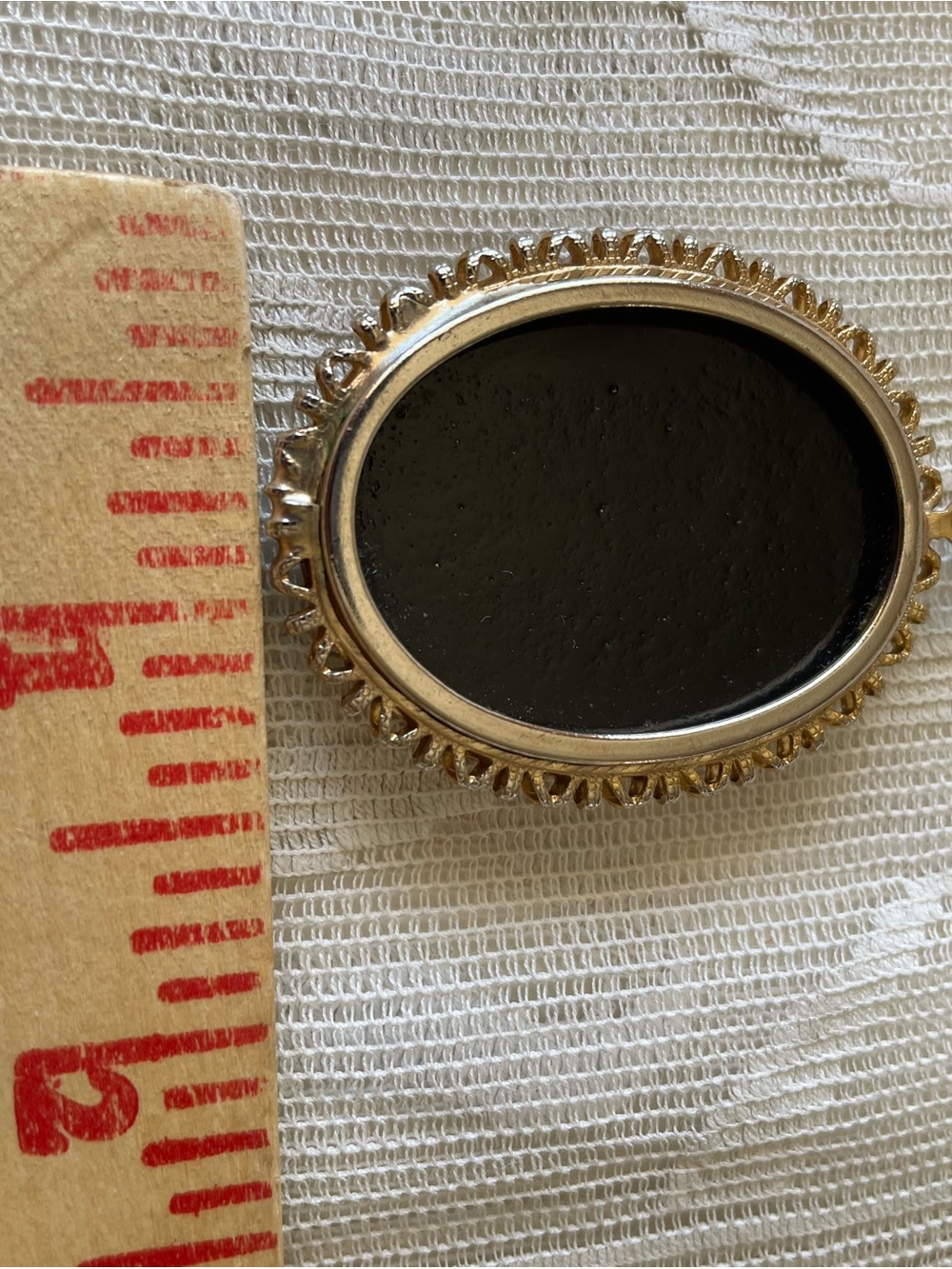 Vintage Black Glass Intaglio Rose Cameo Pendant Ornate Gold Tone Filigree 1960s - Picture 5 of 8